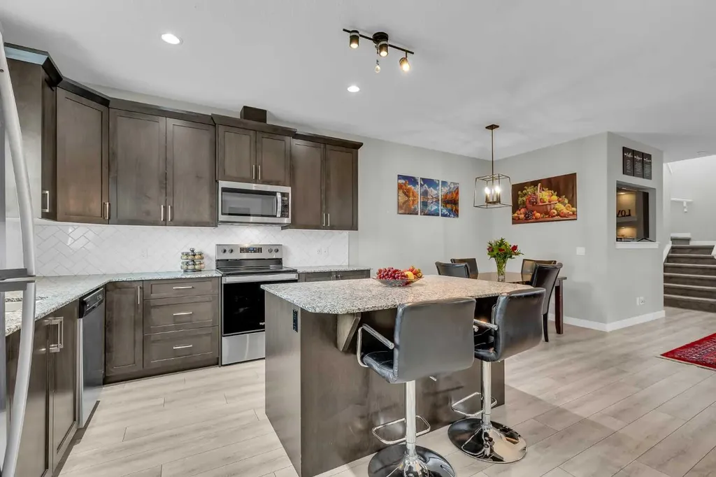 114 Hillcrest Close SW Airdrie AB T4B 4H6