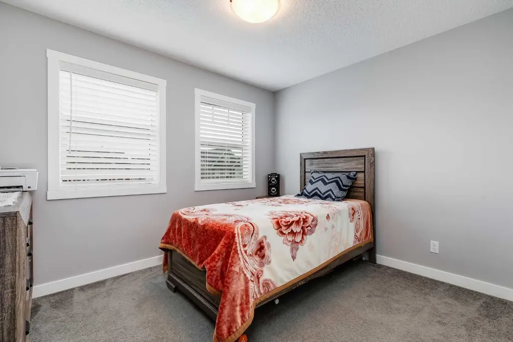 114 Hillcrest Close SW Airdrie AB T4B 4H6