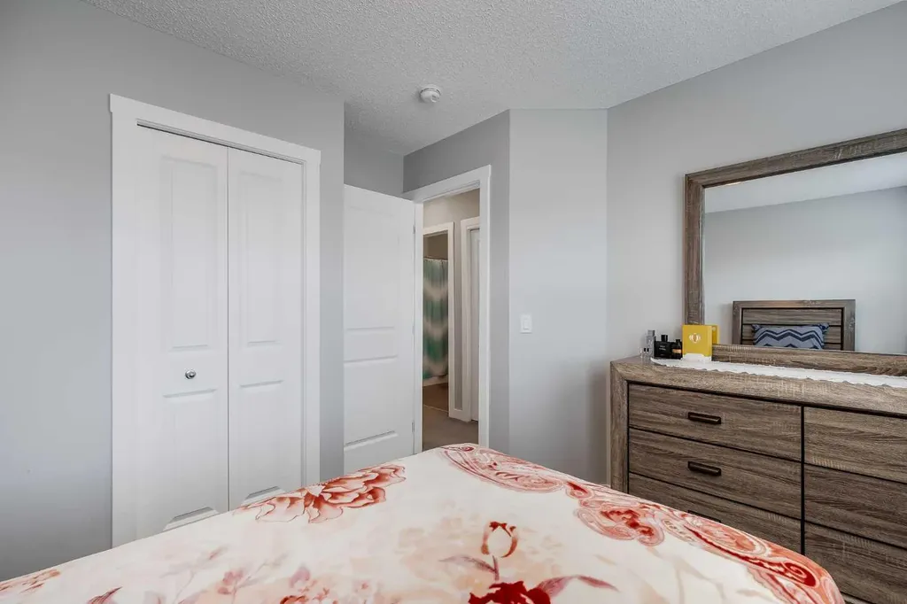 114 Hillcrest Close SW Airdrie AB T4B 4H6