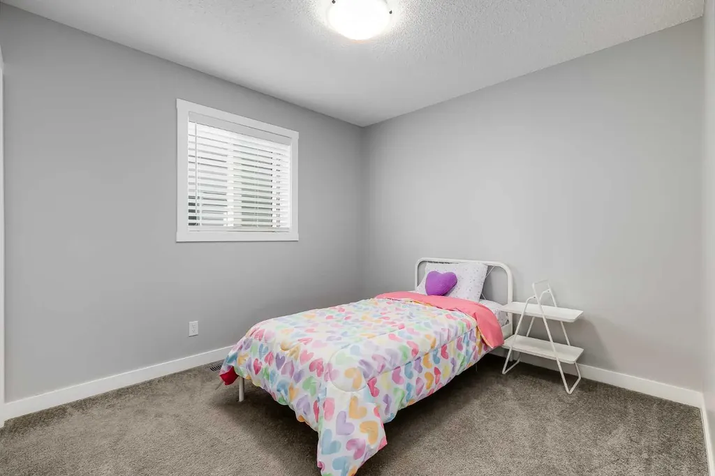 114 Hillcrest Close SW Airdrie AB T4B 4H6