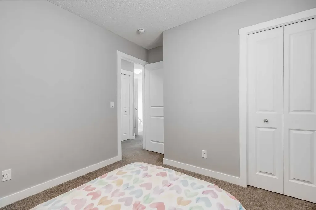 114 Hillcrest Close SW Airdrie AB T4B 4H6