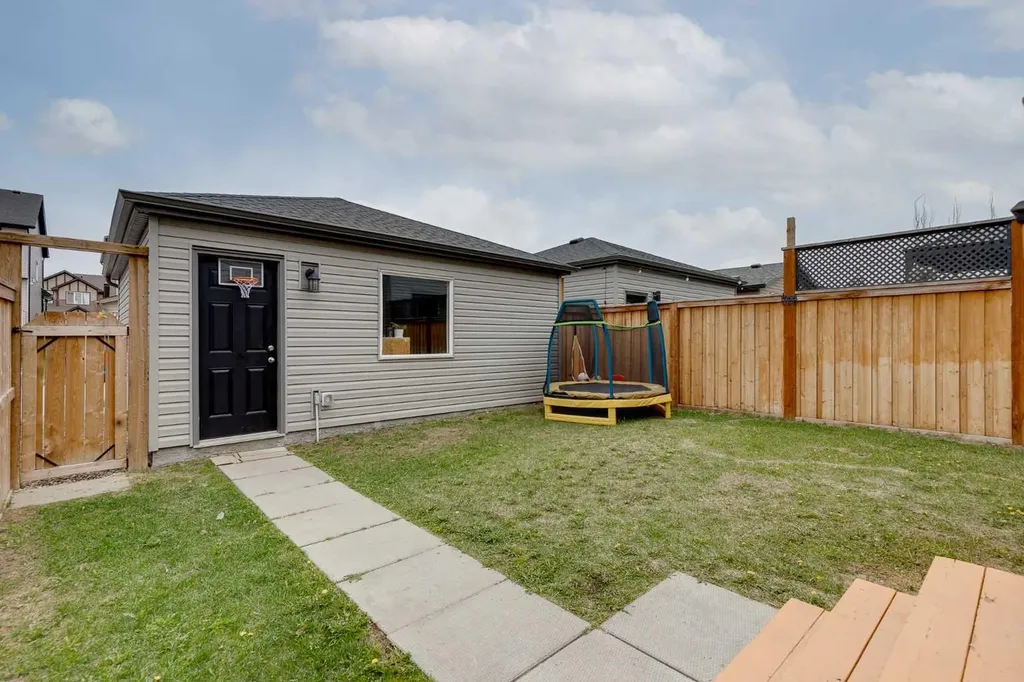 114 Hillcrest Close SW Airdrie AB T4B 4H6