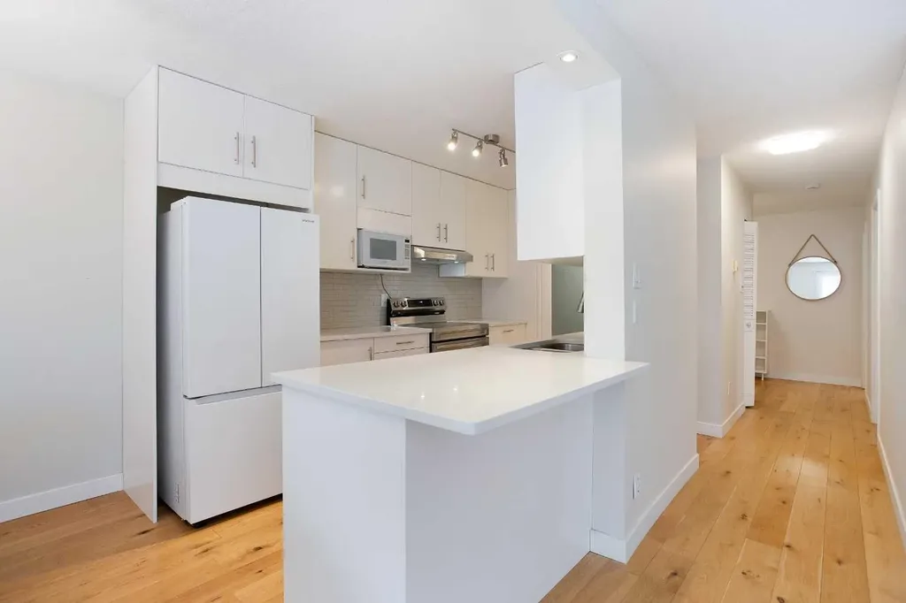 1033 15 Avenue SW Calgary AB T2R 0S5