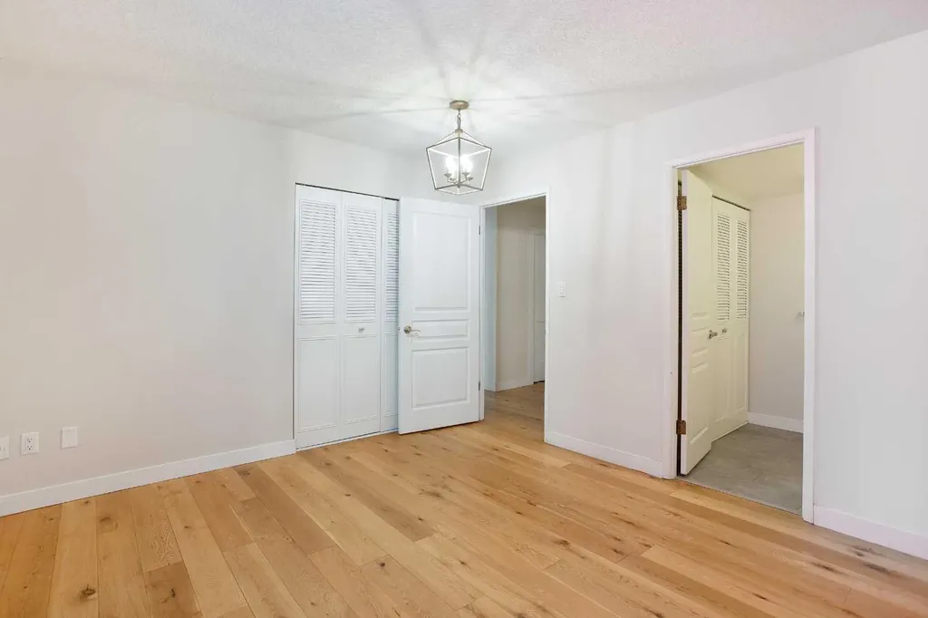 1033 15 Avenue SW Calgary AB T2R 0S5