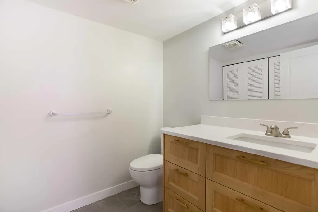 1033 15 Avenue SW Calgary AB T2R 0S5