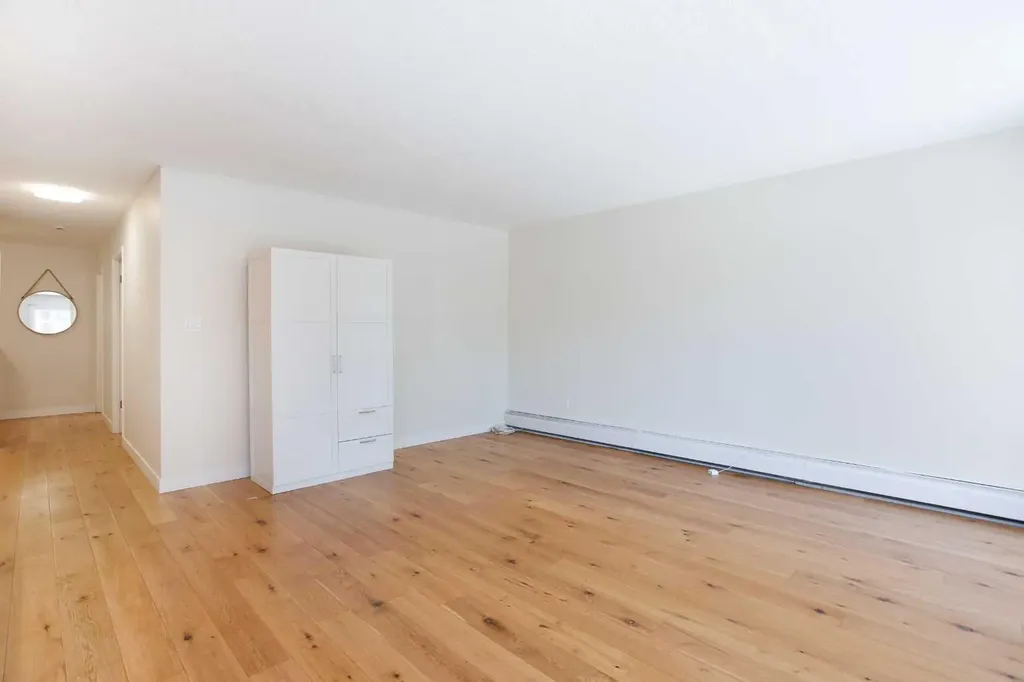 1033 15 Avenue SW Calgary AB T2R 0S5