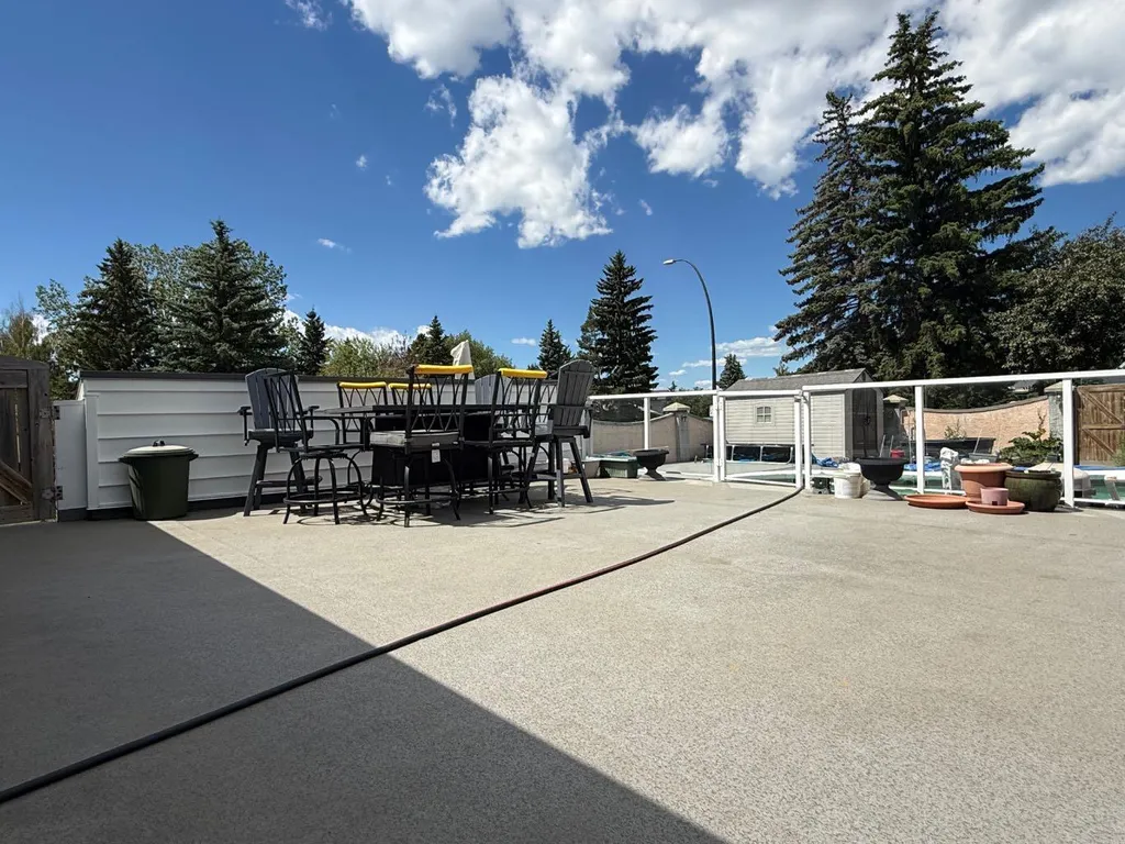 6803 Dalmeny Gate NW Calgary AB T3A 1T5