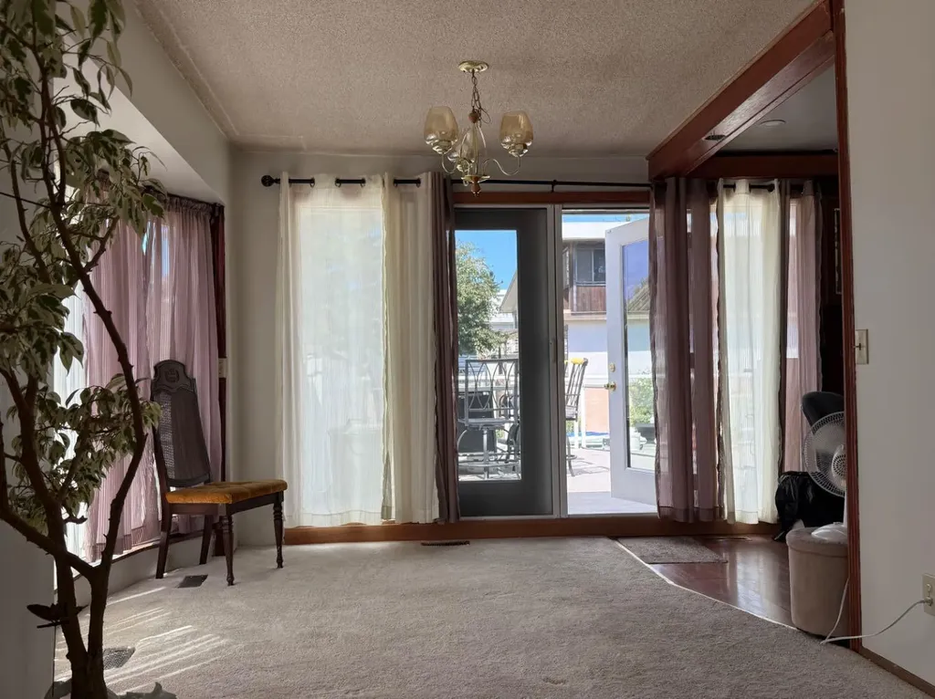 6803 Dalmeny Gate NW Calgary AB T3A 1T5