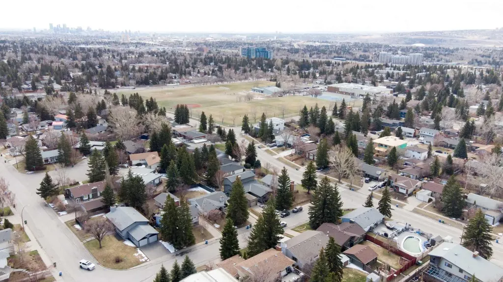 6803 Dalmeny Gate NW Calgary AB T3A 1T5