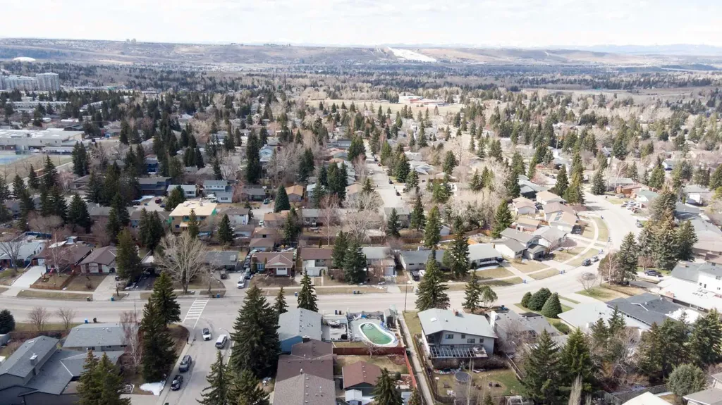 6803 Dalmeny Gate NW Calgary AB T3A 1T5
