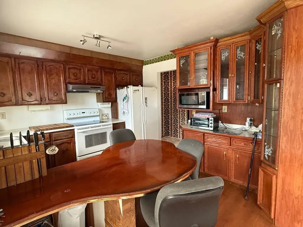 6803 Dalmeny Gate NW Calgary AB T3A 1T5