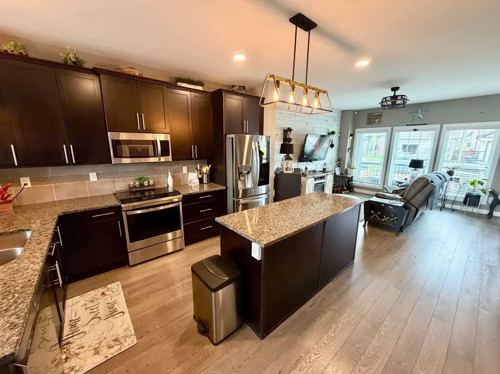 527 Moonlight Lane W Lethbridge AB T1J 5K1