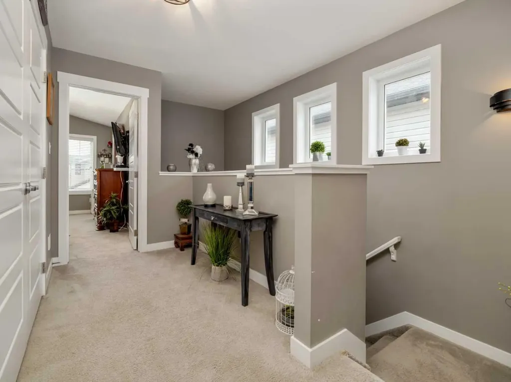 527 Moonlight Lane W Lethbridge AB T1J 5K1