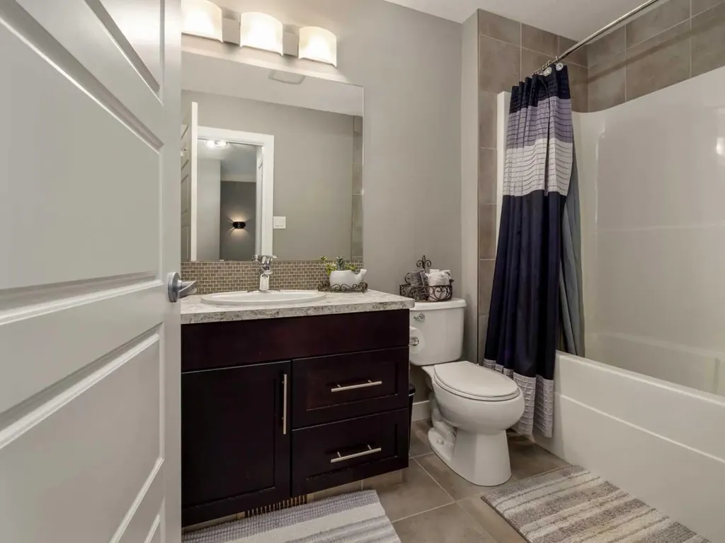 527 Moonlight Lane W Lethbridge AB T1J 5K1