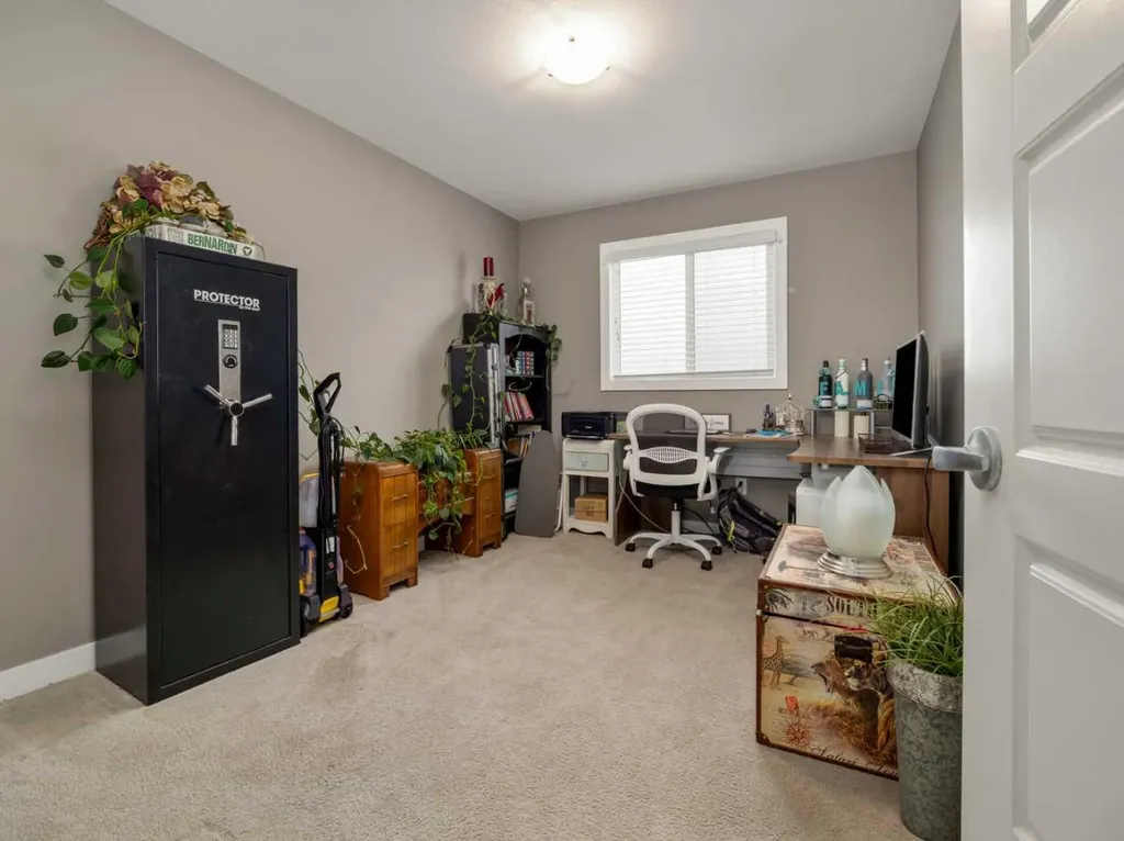 527 Moonlight Lane W Lethbridge AB T1J 5K1