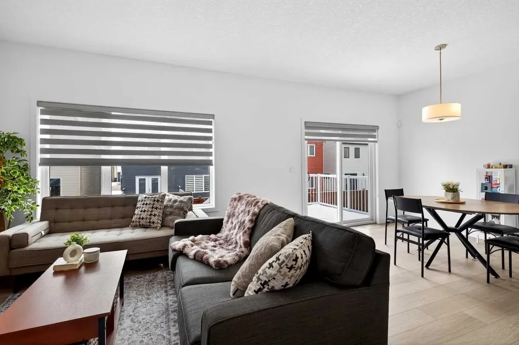 48 Willow Green SW Airdrie AB T4B 5M3
