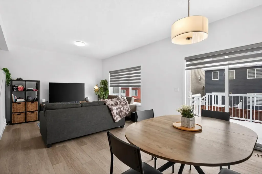 48 Willow Green SW Airdrie AB T4B 5M3