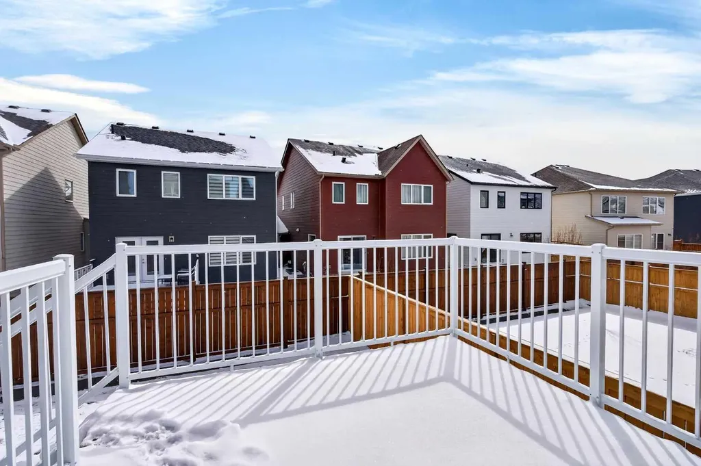 48 Willow Green SW Airdrie AB T4B 5M3