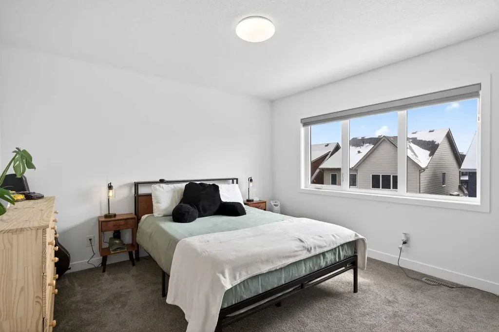 48 Willow Green SW Airdrie AB T4B 5M3