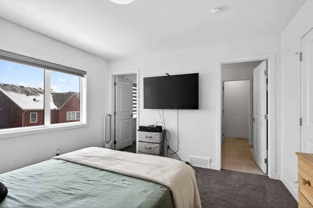 48 Willow Green SW Airdrie AB T4B 5M3
