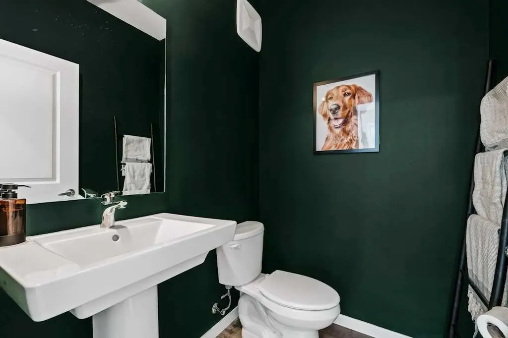 77 Magnolia Heath SE Calgary AB T3M 2Z7