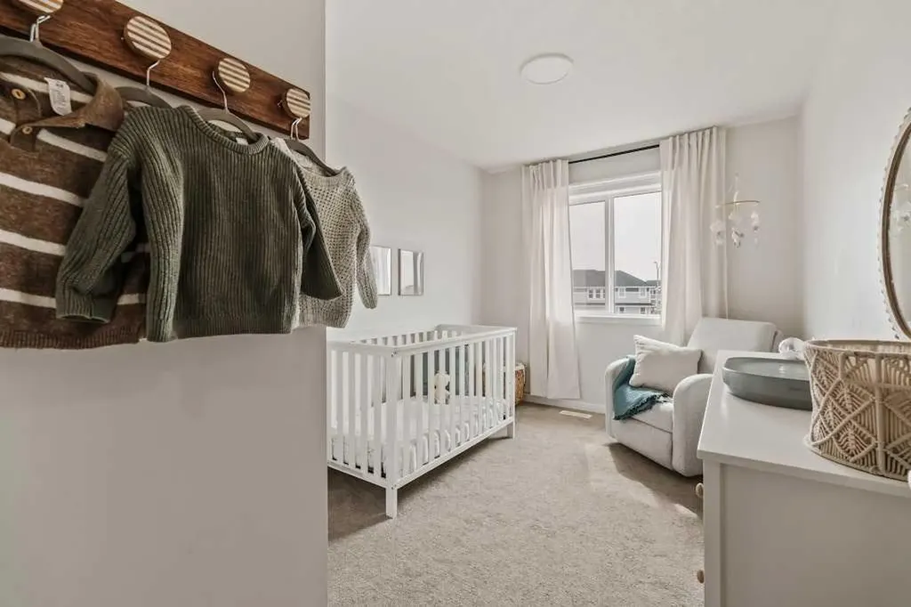 77 Magnolia Heath SE Calgary AB T3M 2Z7