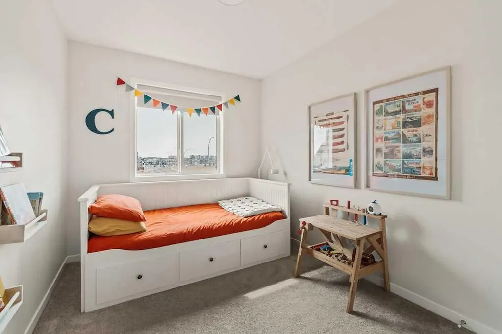 77 Magnolia Heath SE Calgary AB T3M 2Z7