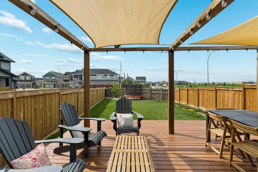 77 Magnolia Heath SE Calgary AB T3M 2Z7