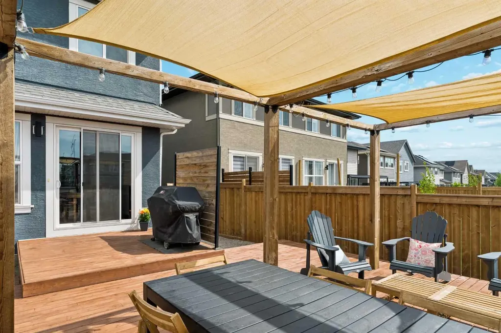 77 Magnolia Heath SE Calgary AB T3M 2Z7