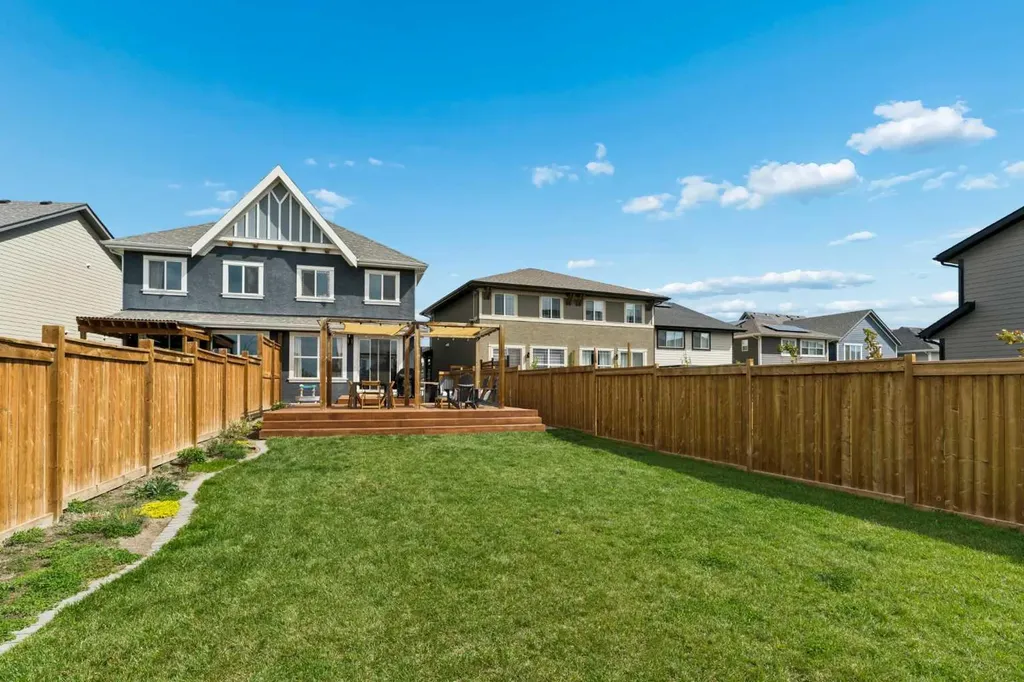 77 Magnolia Heath SE Calgary AB T3M 2Z7