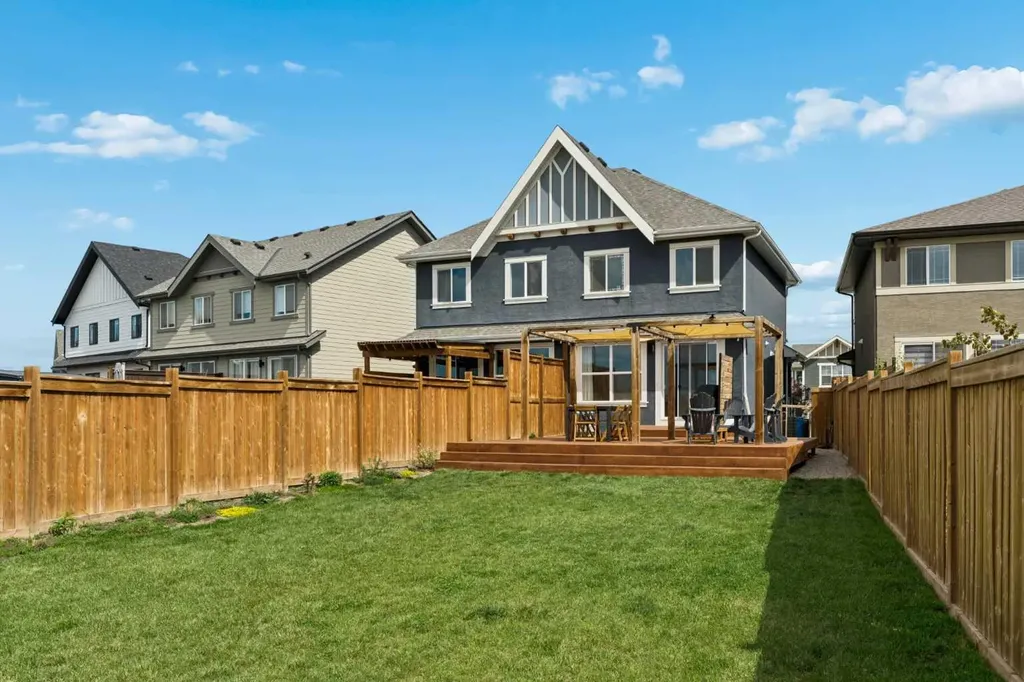 77 Magnolia Heath SE Calgary AB T3M 2Z7