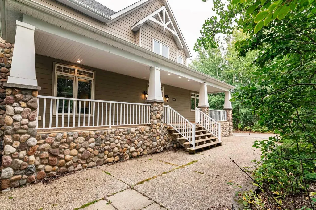 244 Canal Street Rural Ponoka County AB T4L2N3