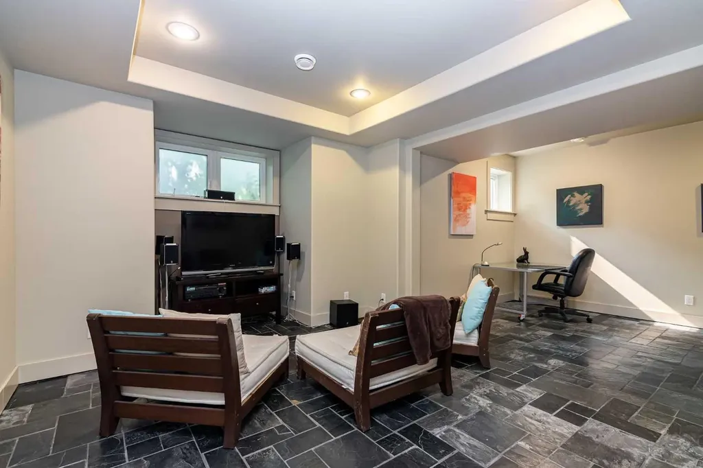 244 Canal Street Rural Ponoka County AB T4L2N3