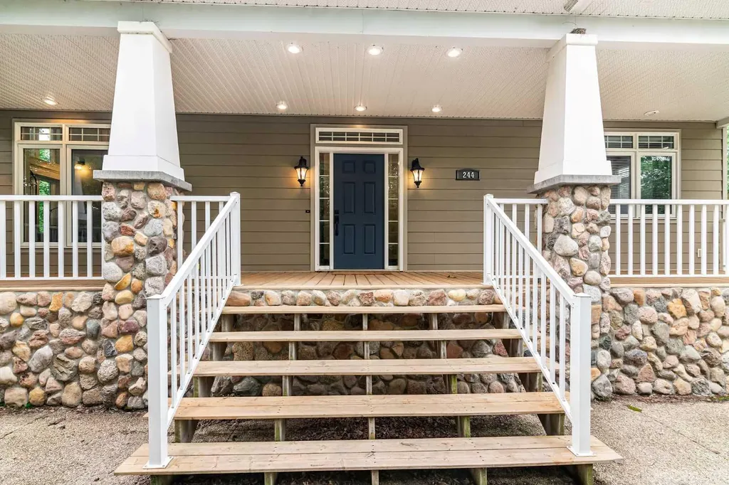 244 Canal Street Rural Ponoka County AB T4L2N3