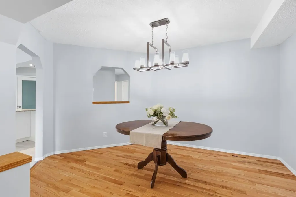 128 Valley Brook Circle NW Calgary AB T3B 5S2