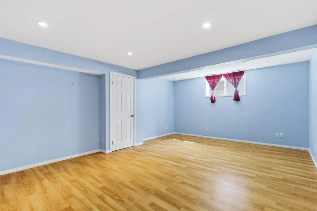 128 Valley Brook Circle NW Calgary AB T3B 5S2