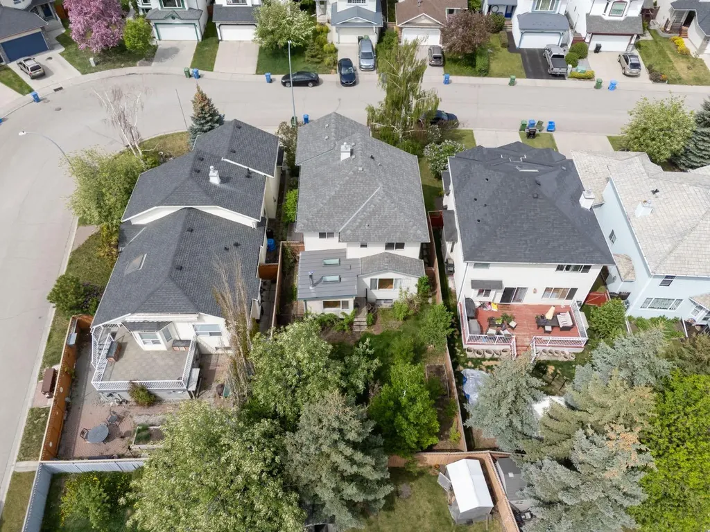 128 Valley Brook Circle NW Calgary AB T3B 5S2