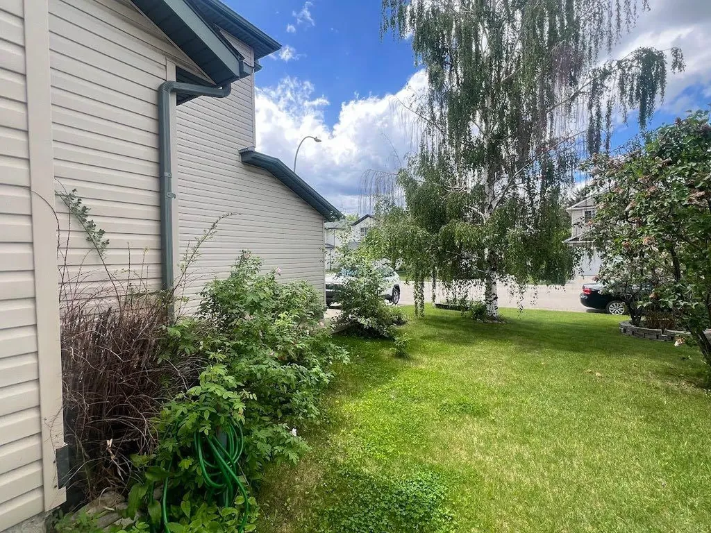 128 Valley Brook Circle NW Calgary AB T3B 5S2