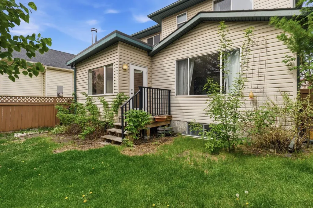 128 Valley Brook Circle NW Calgary AB T3B 5S2