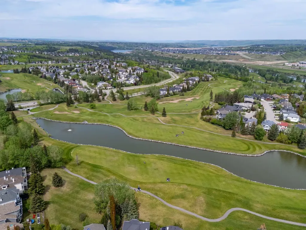 128 Valley Brook Circle NW Calgary AB T3B 5S2