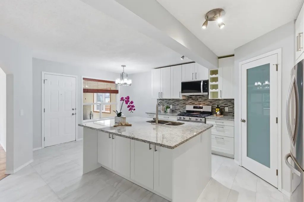 128 Valley Brook Circle NW Calgary AB T3B 5S2