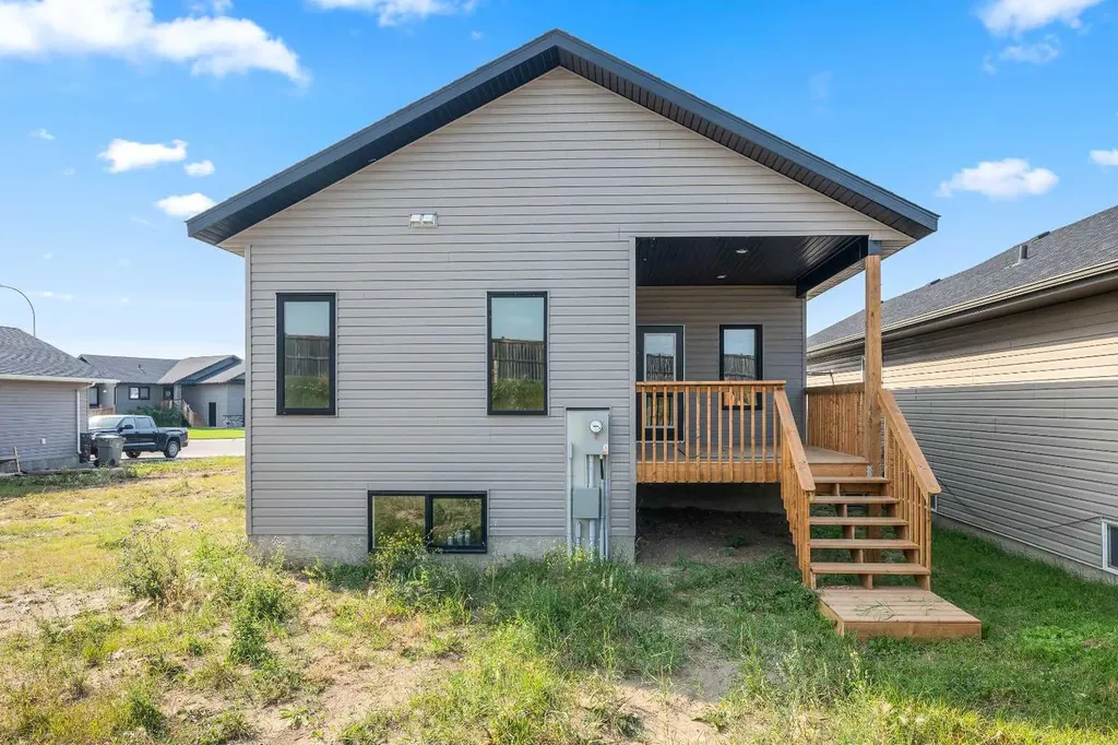 3321 41 Avenue Lloydminster SK S9V 2K6