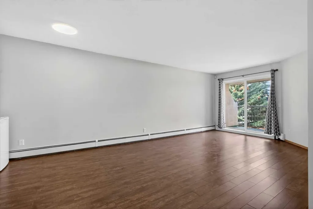 1715 35 Street SE Calgary AB T2A 1B4
