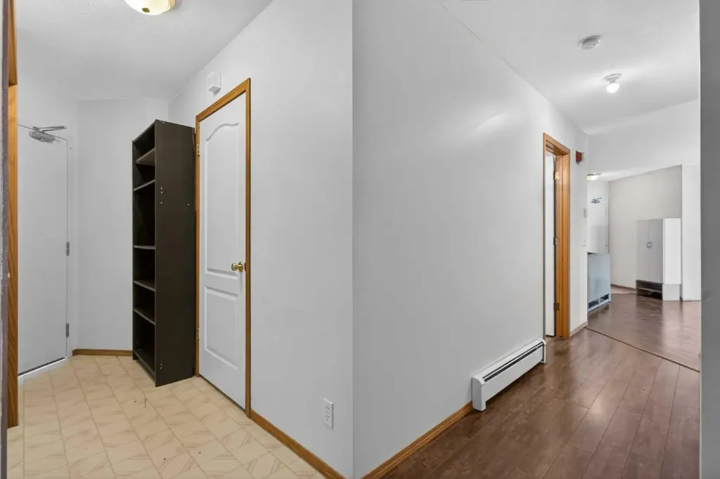 1715 35 Street SE Calgary AB T2A 1B4