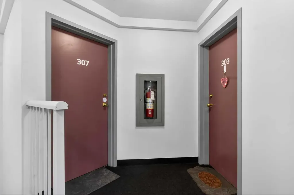 1715 35 Street SE Calgary AB T2A 1B4