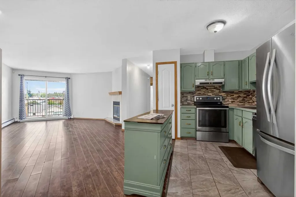 1715 35 Street SE Calgary AB T2A 1B4