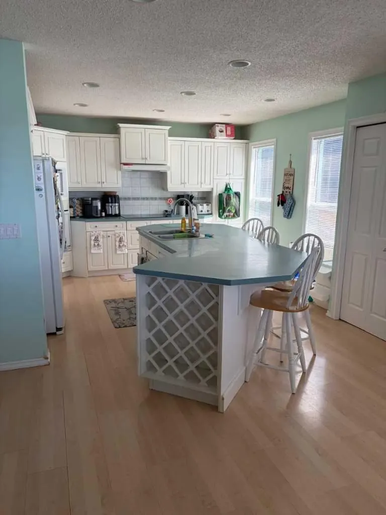 1065 East Chestermere Drive Chestermere AB T1X 1A9