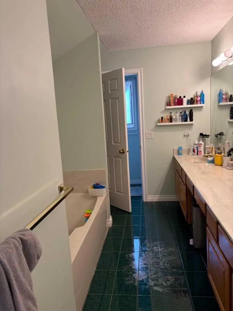 1065 East Chestermere Drive Chestermere AB T1X 1A9