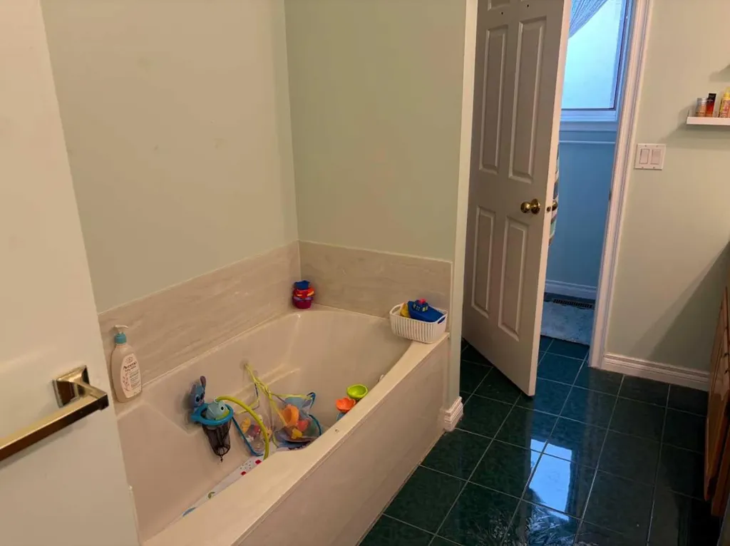 1065 East Chestermere Drive Chestermere AB T1X 1A9