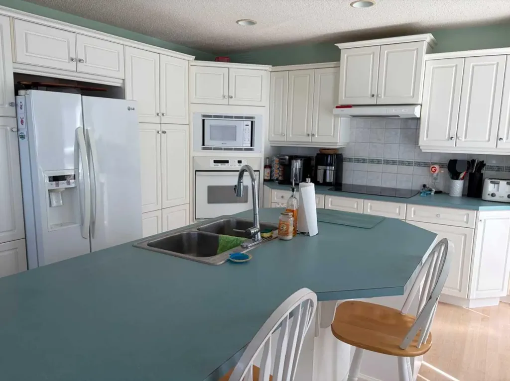 1065 East Chestermere Drive Chestermere AB T1X 1A9